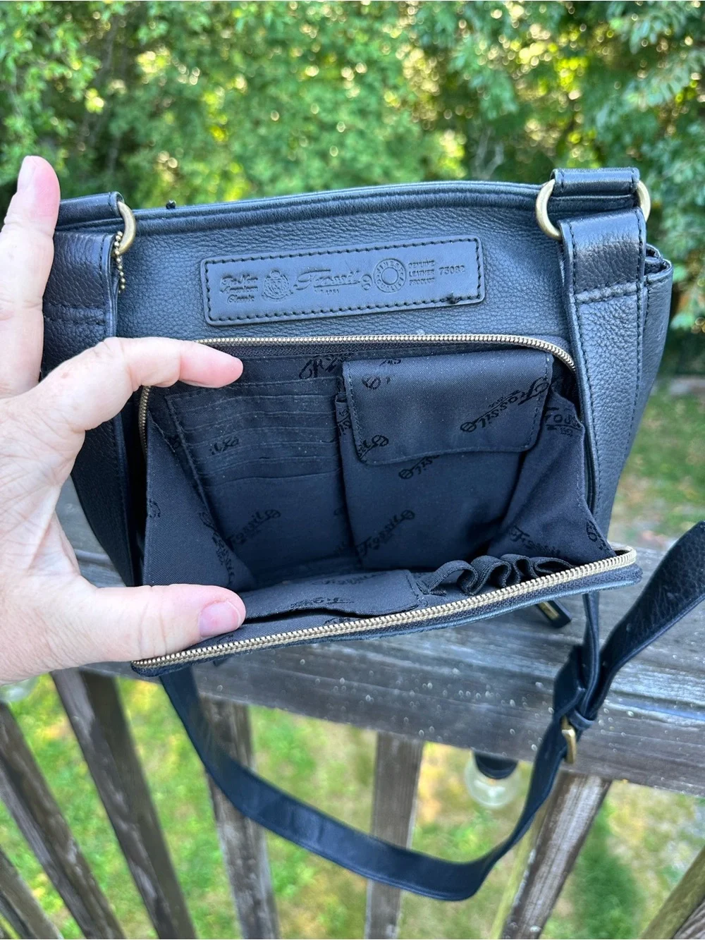 Black Leather Crossbody Bag - Fossil brand